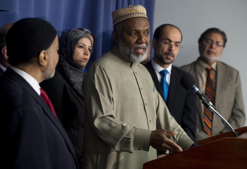 Imam Johari Abdul-Malik (center), of Dar Al-Hijrah Islamic Center in Northern Virginia, speaks alongside other leaders of the Muslim community during a December 2015 news conference in Washington, D.C., about growing "Islamophobia" in the United States. Imam Johari Abdul-Malik (center), of Dar Al-Hijrah Islamic Center in Northern Virginia, speaks alongside other leaders of the Muslim community during a December 2015 news conference in Washington, D.C., about growing "Islamophobia" in the United States.