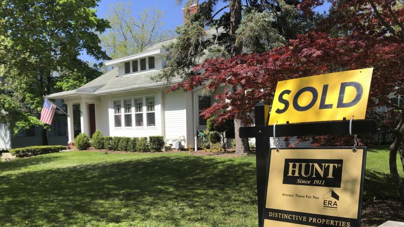 A historic drop in mortgage rates has millions of homeowners refinancing to save money. It's helping home sales, but it's not helping the broader economy as much as it would in a normal recession. A historic drop in mortgage rates has millions of homeowners refinancing to save money. It's helping home sales, but it's not helping the broader economy as much as it would in a normal recession.