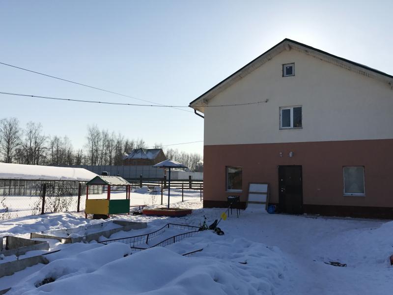One of the few women's shelters serving Moscow sits on the edge of a monastery an hour's drive from the city center. One of the few women's shelters serving Moscow sits on the edge of a monastery an hour's drive from the city center.