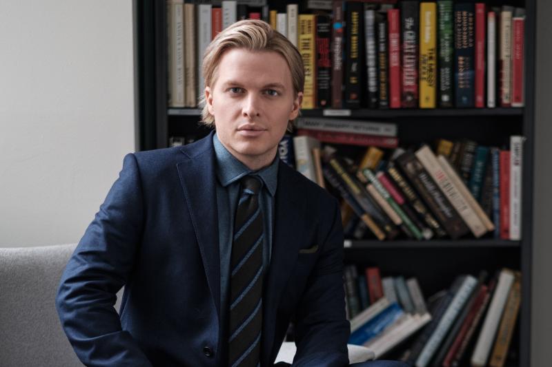 Pulitzer Prize-winning investigative journalist Ronan Farrow. Pulitzer Prize-winning investigative journalist Ronan Farrow.