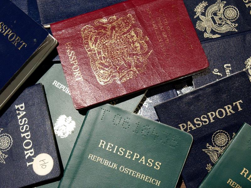Researchers found that passport screeners have an error rate of about 15 percent when they're evaluating whether faces match passport photos. Researchers found that passport screeners have an error rate of about 15 percent when they're evaluating whether faces match passport photos.