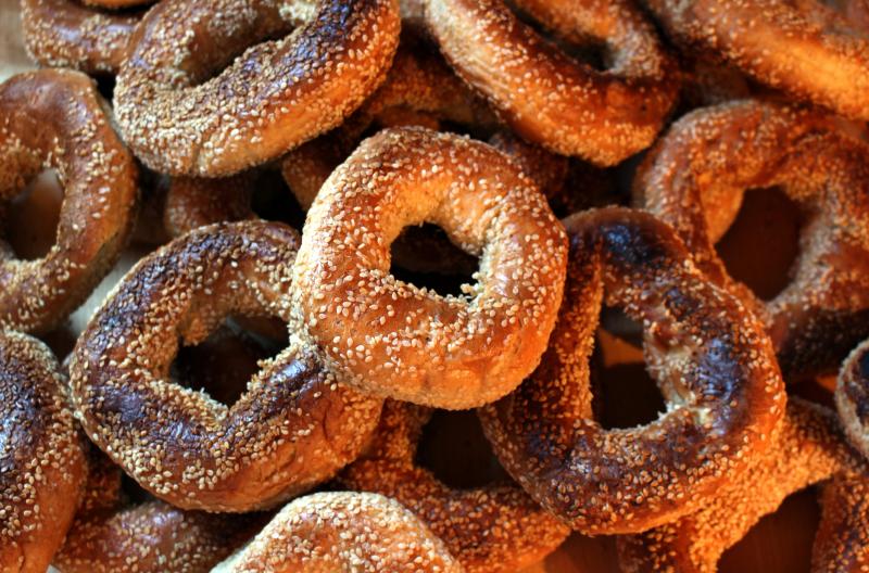Montreal bagels sprinkled with sesame. New findings suggest allergies to sesame are comparably prevalent as those to some tree nuts. The findings come as the FDA weighs whether to require sesame to be listed as an allergen on food labels. Montreal bagels sprinkled with sesame. New findings suggest allergies to sesame are comparably prevalent as those to some tree nuts. The findings come as the FDA weighs whether to require sesame to be listed as an allergen on food labels.