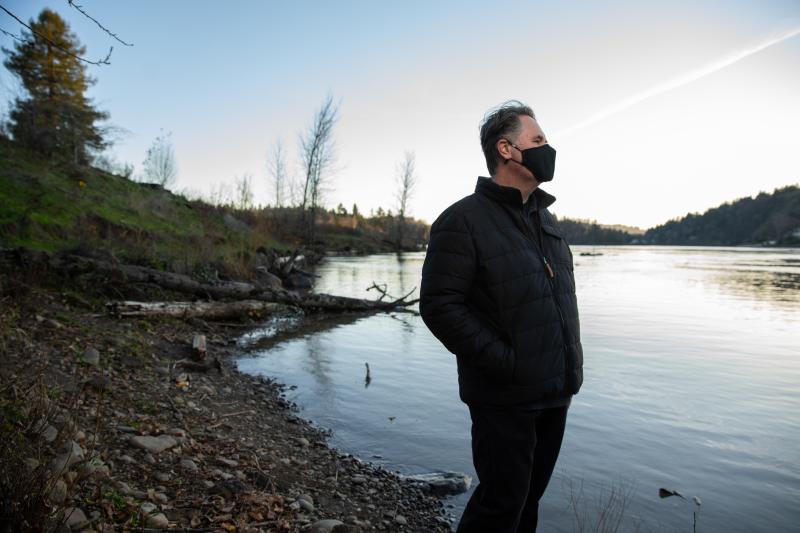 Joel McLemore of Milwaukie, Ore., looks at the Willamette River near his home in suburban Portland, Ore. McLemore moved to Oregon in April to pursue new employment opportunities after his divorce. Joel McLemore of Milwaukie, Ore., looks at the Willamette River near his home in suburban Portland, Ore. McLemore moved to Oregon in April to pursue new employment opportunities after his divorce.