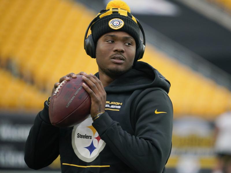 Pittsburgh Steelers quarterback Dwayne Haskins warms up before a game against the Baltimore Ravens on Dec. 5, 2021, in Pittsburgh. Pittsburgh Steelers quarterback Dwayne Haskins warms up before a game against the Baltimore Ravens on Dec. 5, 2021, in Pittsburgh.