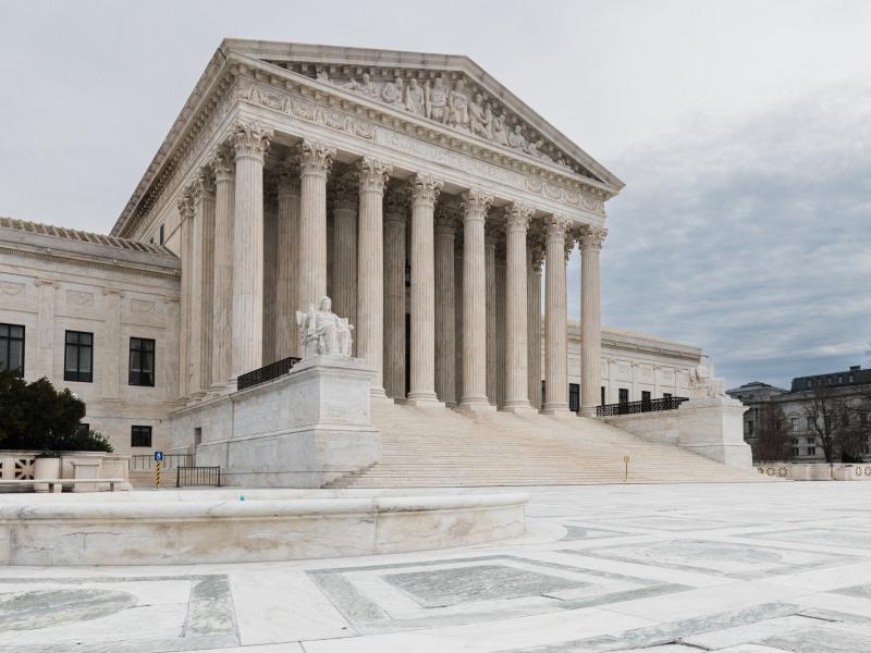 The U.S. Supreme Court ruled 6-3 that state prisoners have no constitutional right to present new evidence in federal court to support claims they were inadequately represented at trial and on appeal in state courts. The U.S. Supreme Court ruled 6-3 that state prisoners have no constitutional right to present new evidence in federal court to support claims they were inadequately represented at trial and on appeal in state courts.