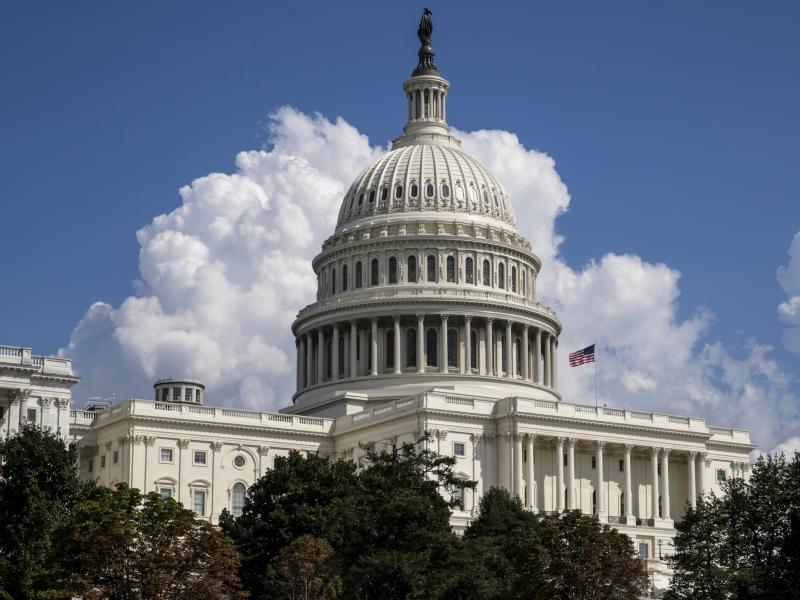 The federal budget deficit is expected to grow to $960 billion this year, the Congressional Budget Office said. The federal budget deficit is expected to grow to $960 billion this year, the Congressional Budget Office said.