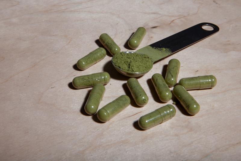 Kratom products are legal in most states and are widely available. But the federal Food and Drug Administration and the Drug Enforcement Administration worry that kratom carries the risk of physical and psychological dependency and, in some people, addict Kratom products are legal in most states and are widely available. But the federal Food and Drug Administration and the Drug Enforcement Administration worry that kratom carries the risk of physical and psychological dependency and, in some people, addict