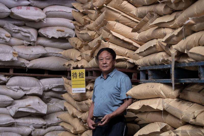 Billionaire Sun Dawu built an agriculture empire just outside Beijing. Now his conglomerate, Dawu Group, is slipping out of his control. Billionaire Sun Dawu built an agriculture empire just outside Beijing. Now his conglomerate, Dawu Group, is slipping out of his control.