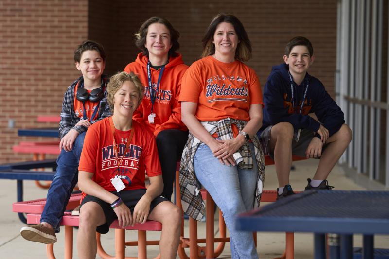 Middle school winners Harrison McDonald, Wesley Helmer, Kit Atteberry, and Blake Turley pose with librarian Misti Knight. Middle school winners Harrison McDonald, Wesley Helmer, Kit Atteberry, and Blake Turley pose with librarian Misti Knight.