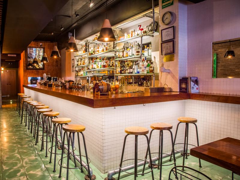 Maverick, a bar in Mexico, sits empty amid the pandemic. Missing its patrons, it launched a website recreating different sounds from the bar experience. The idea ended up touching many around the world. Maverick, a bar in Mexico, sits empty amid the pandemic. Missing its patrons, it launched a website recreating different sounds from the bar experience. The idea ended up touching many around the world.