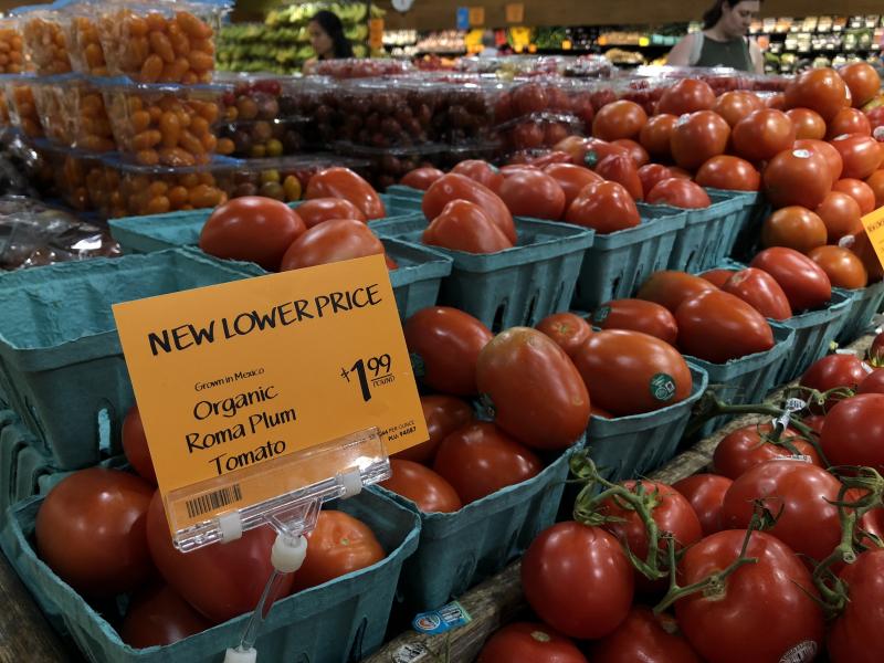A group representing importers said it was gratified that the Trump administration is lifting the tariffs on Mexican tomatoes. But it cautioned that beefed-up inspections could act as another barrier to free trade. A group representing importers said it was gratified that the Trump administration is lifting the tariffs on Mexican tomatoes. But it cautioned that beefed-up inspections could act as another barrier to free trade.