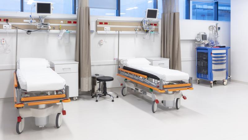 In most states, undocumented immigrants with kidney failure have to receive dialysis as an emergency treatment in hospital emergency rooms. Some advocates say kidney transplants for undocumented immigrants would be a cheaper way to treat the problem. In most states, undocumented immigrants with kidney failure have to receive dialysis as an emergency treatment in hospital emergency rooms. Some advocates say kidney transplants for undocumented immigrants would be a cheaper way to treat the problem.