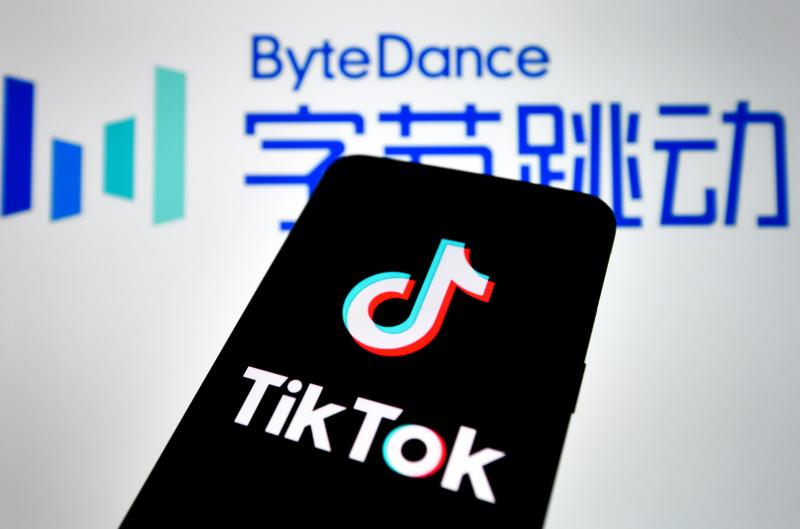 President Trump said he approved a deal struck with U.S. companies Oracle and Walmart to keep TikTok alive, but the agreement does not accomplish what the president sought to achieve. President Trump said he approved a deal struck with U.S. companies Oracle and Walmart to keep TikTok alive, but the agreement does not accomplish what the president sought to achieve.