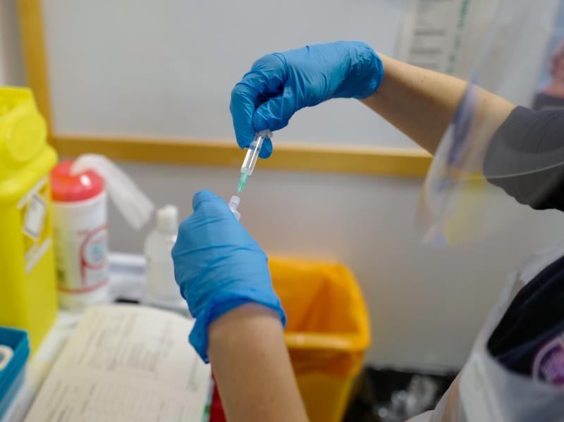 Health regulators in the U.K. warned people with severe allergies not to get the new coronavirus vaccine after two medical staffers came down with severe reactions. Health regulators in the U.K. warned people with severe allergies not to get the new coronavirus vaccine after two medical staffers came down with severe reactions.