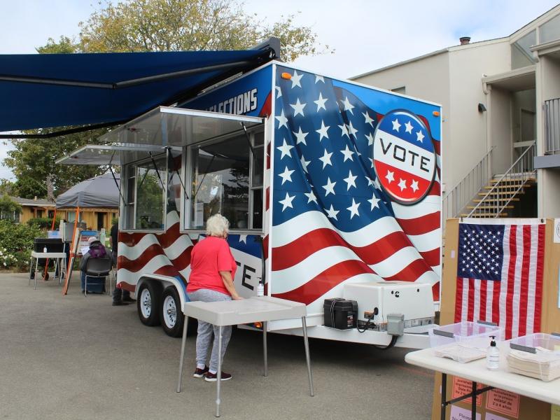 A new mobile voting center brings voting directly to residents in Santa Cruz County, Calif. Here, the VoteMobile is parked at Garfield Park Village, an apartment complex for seniors. A new mobile voting center brings voting directly to residents in Santa Cruz County, Calif. Here, the VoteMobile is parked at Garfield Park Village, an apartment complex for seniors.