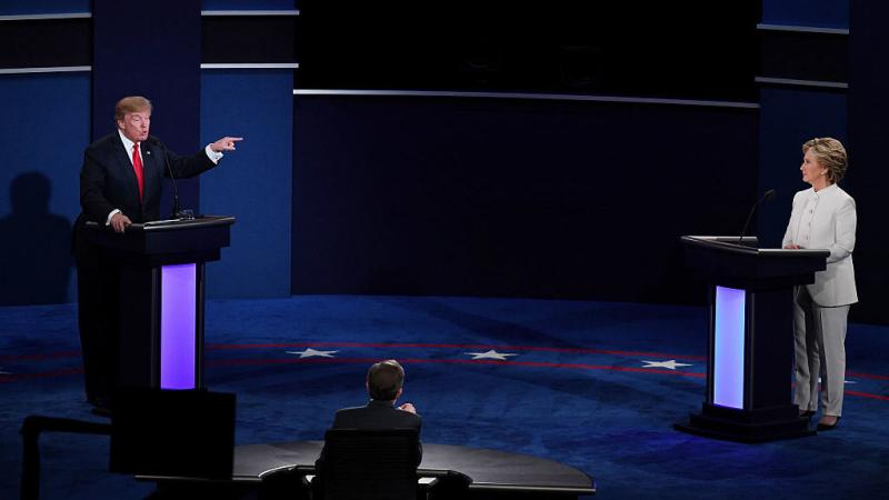 Donald Trump and Hillary Clinton met at the University of Nevada, Las Vegas, on Wednesday night for the final presidential debate of 2016. Donald Trump and Hillary Clinton met at the University of Nevada, Las Vegas, on Wednesday night for the final presidential debate of 2016.