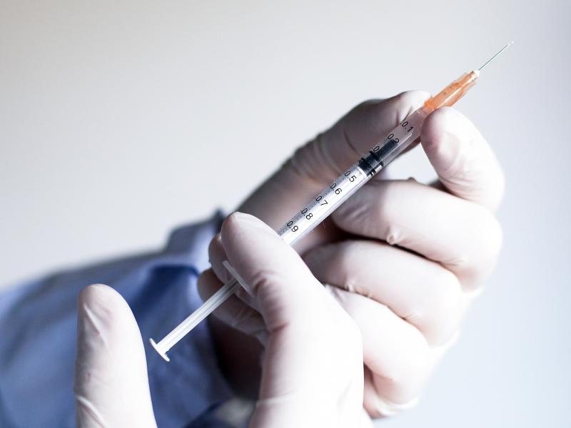 An NPR investigation has identified more than 30 medical practices in more than a dozen states promoting unproven claims that the drug thymosin alpha-1, which is administered via injection, can prevent or treat COVID-19. An NPR investigation has identified more than 30 medical practices in more than a dozen states promoting unproven claims that the drug thymosin alpha-1, which is administered via injection, can prevent or treat COVID-19.