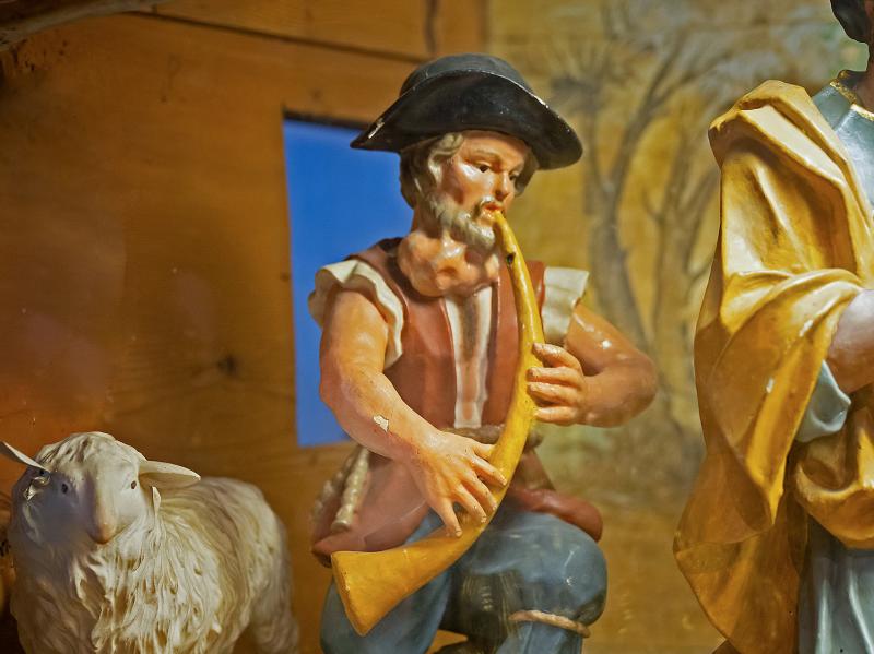 A horn player (left) in this detail from a 1694 altar carving by Francesco Antonio d'Alberto in Piedmont, Italy, clearly has a swollen neck that signifies goiter, medical historians say. The thyroid condition was a sign of poverty in those days. A horn player (left) in this detail from a 1694 altar carving by Francesco Antonio d'Alberto in Piedmont, Italy, clearly has a swollen neck that signifies goiter, medical historians say. The thyroid condition was a sign of poverty in those days.