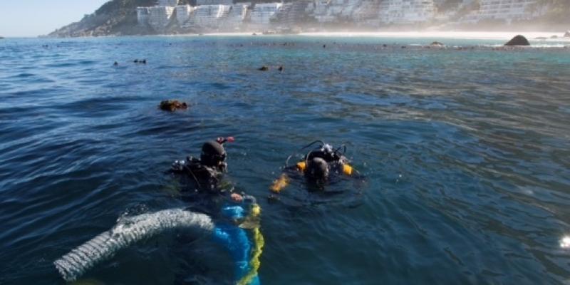 Underwater archaeology researchers explore the site of the São José slave ship wreck near the Cape of Good Hope in South Africa. Underwater archaeology researchers explore the site of the São José slave ship wreck near the Cape of Good Hope in South Africa.