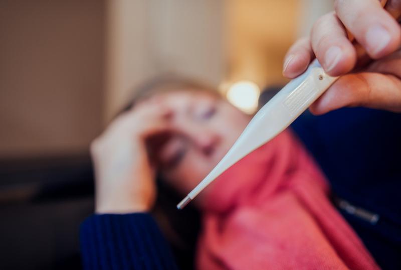 Early symptoms of COVID-19 are much the same as those of the flu or a cold. Don't panic. Call your doctor to check in, if you're worried, but treating mild or moderate symptoms at home until you're well will protect you and help stop the spread of whateve Early symptoms of COVID-19 are much the same as those of the flu or a cold. Don't panic. Call your doctor to check in, if you're worried, but treating mild or moderate symptoms at home until you're well will protect you and help stop the spread of whateve