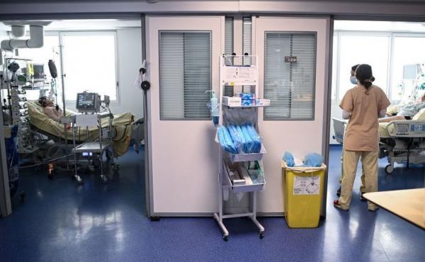 Medical staff tend to COVID-19 patients at the Georges Pompidou European Hospital in Paris in April. Medical staff tend to COVID-19 patients at the Georges Pompidou European Hospital in Paris in April.