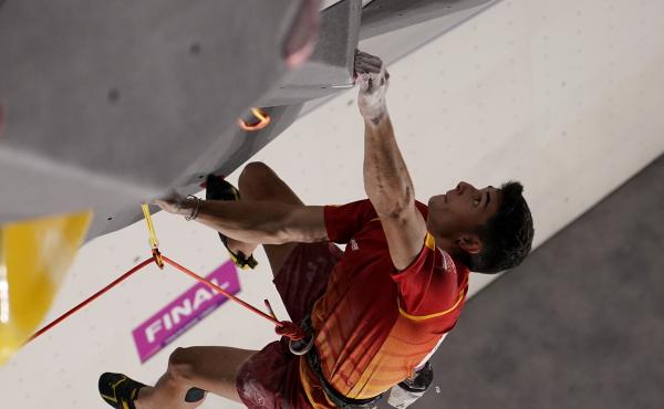 Spain's Alberto Ginés López climbs during the Sport Climbing men's combined final of the Tokyo Olympic Games. Spain's Alberto Ginés López climbs during the Sport Climbing men's combined final of the Tokyo Olympic Games.