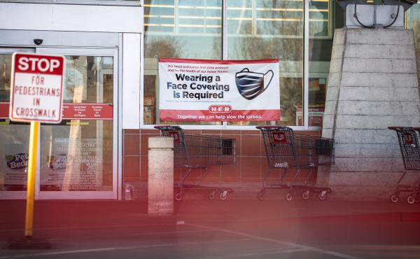 Signage requiring masks is on display outside of a H-E-B supermarket in Austin, Texas on March 3. Texas is one of the states lifting its mask mandate alongside other COVID-19 restrictions, against the warnings of public health experts. Signage requiring masks is on display outside of a H-E-B supermarket in Austin, Texas on March 3. Texas is one of the states lifting its mask mandate alongside other COVID-19 restrictions, against the warnings of public health experts.