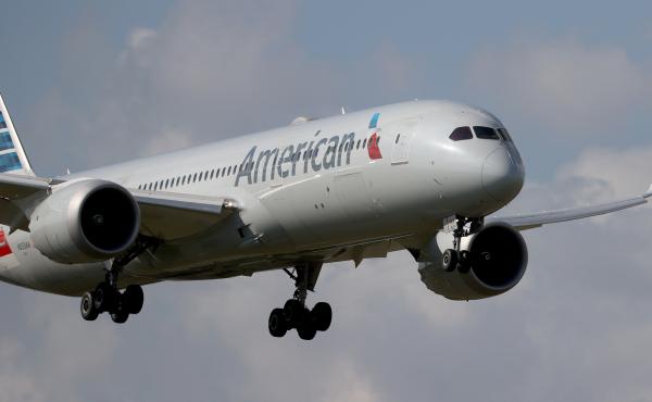 An American Airlines Boeing 787-9 Dreamliner approaches Miami International Airport. In a joint letter, the heads of Boeing and Airbus Americas reportedly called for postponing a planned Jan. 5 rollout of a 5G wireless network. An American Airlines Boeing 787-9 Dreamliner approaches Miami International Airport. In a joint letter, the heads of Boeing and Airbus Americas reportedly called for postponing a planned Jan. 5 rollout of a 5G wireless network.