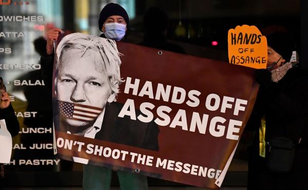 WikiLeaks founder Julian Assange faces 18 federal counts related to allegations of illegally obtaining, receiving and disclosing classified information. He is accused of conspiring to hack U.S. government computer networks, and obtain and publish classifi WikiLeaks founder Julian Assange faces 18 federal counts related to allegations of illegally obtaining, receiving and disclosing classified information. He is accused of conspiring to hack U.S. government computer networks, and obtain and publish classifi