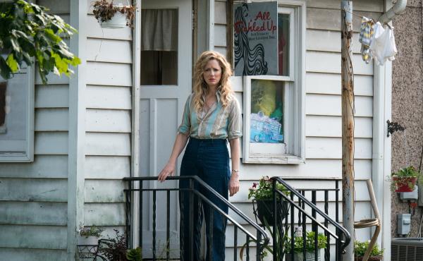 Kathy (Judy Greer) looks concerned, a thing Judy Greer does a lot in movies, in Buffaloed. Kathy (Judy Greer) looks concerned, a thing Judy Greer does a lot in movies, in Buffaloed.
