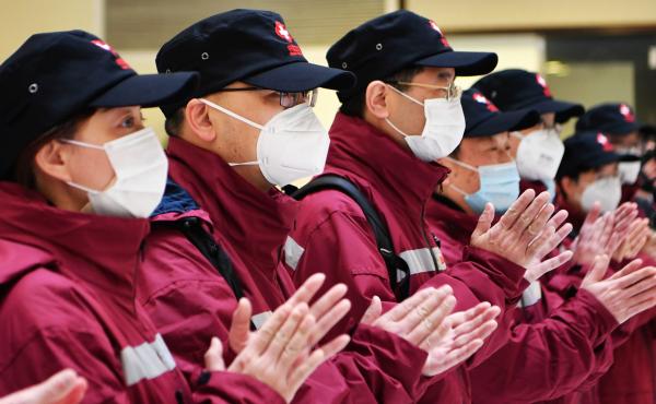 Chinese medical experts heading to the Philippines are seen during a ceremony before their departure in Fuzhou, southeast China's Fujian Province, earlier this month. Chinese medical experts heading to the Philippines are seen during a ceremony before their departure in Fuzhou, southeast China's Fujian Province, earlier this month.
