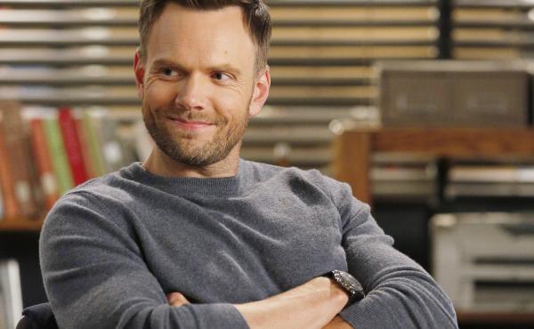 Joel McHale as Jeff Winger on Community. Joel McHale as Jeff Winger on Community.