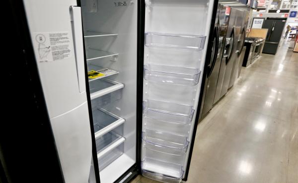 Refrigerators on sale in 2018 in Pennsylvania. The Environmental Protection Agency is planning to phase out the use of cooling chemicals that are powerful greenhouse gases. Refrigerators on sale in 2018 in Pennsylvania. The Environmental Protection Agency is planning to phase out the use of cooling chemicals that are powerful greenhouse gases.