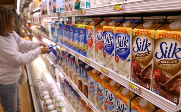 New research finds eating soy milk, edamame and tofu does not have harmful effects for women with breast cancer, as some have worried. In fact, for some breast cancer survivors, soy consumption was found to be tied to longer life. New research finds eating soy milk, edamame and tofu does not have harmful effects for women with breast cancer, as some have worried. In fact, for some breast cancer survivors, soy consumption was found to be tied to longer life.