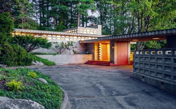 The Toufic H. Kalil house in Manchester, N.H. is one of only seven Usonian Automatic buildings ever constructed. The Toufic H. Kalil house in Manchester, N.H. is one of only seven Usonian Automatic buildings ever constructed.