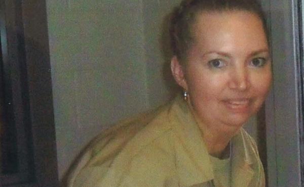 Lisa Montgomery was scheduled to be executed by lethal injection on Tuesday at the federal correctional complex in Terre Haute, Ind. The stay lets the court conduct a competency hearing to assess her mental state. Lisa Montgomery was scheduled to be executed by lethal injection on Tuesday at the federal correctional complex in Terre Haute, Ind. The stay lets the court conduct a competency hearing to assess her mental state.