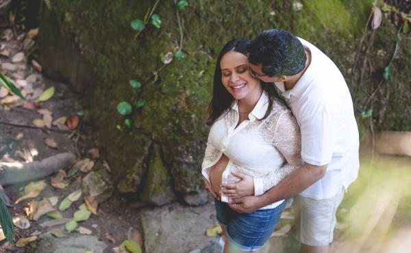 Beatriz and Fabio Costa Vasconcelos pose for a photo in a park in Rio de Janiero. Brazilian couples are increasingly hiring professional photographers to take pictures when the wife is pregnant. The results are widely shared on social media. Beatriz and Fabio Costa Vasconcelos pose for a photo in a park in Rio de Janiero. Brazilian couples are increasingly hiring professional photographers to take pictures when the wife is pregnant. The results are widely shared on social media.