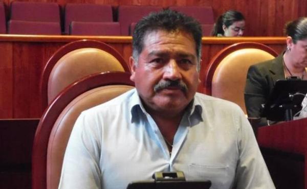 Alejandro Aparicio Santiago appears in a photograph issued by the Oaxaca state government. The newly elected mayor of the town of Tlaxiaco was killed within hours of taking office. Alejandro Aparicio Santiago appears in a photograph issued by the Oaxaca state government. The newly elected mayor of the town of Tlaxiaco was killed within hours of taking office.