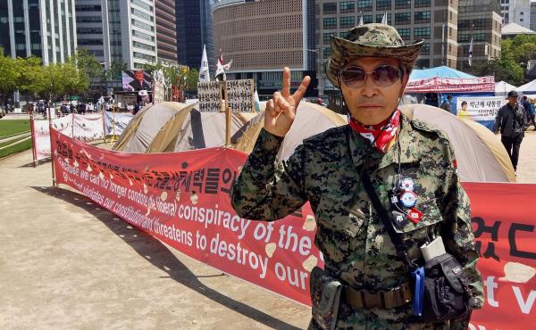 Lee Seung-won, 74, considers himself a pro-U.S. conservative, and he believes the ousted South Korean president, Park Geun-hye, was unfairly treated. Park goes on trial Tuesday for corruption. An election to replace her will be held May 9. Lee Seung-won, 74, considers himself a pro-U.S. conservative, and he believes the ousted South Korean president, Park Geun-hye, was unfairly treated. Park goes on trial Tuesday for corruption. An election to replace her will be held May 9.