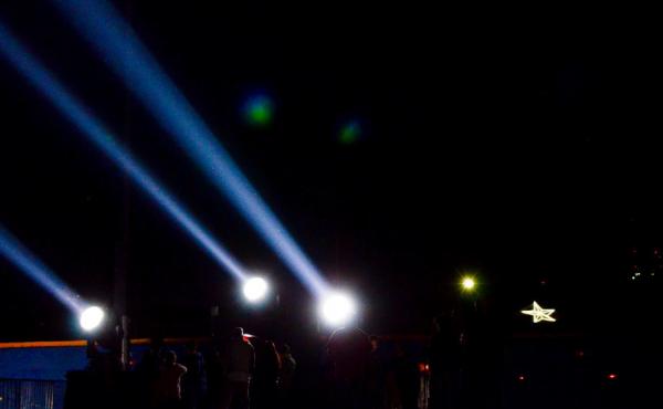 These spotlights are part of a binational art installation that aims to connect people on both sides of the Rio Grande. These spotlights are part of a binational art installation that aims to connect people on both sides of the Rio Grande.