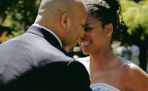 Dr. Vanessa Grubbs and Robert Phillips at their wedding in August 2005. Just a few months earlier, when his kidneys were failing, she gave him one of hers. Dr. Vanessa Grubbs and Robert Phillips at their wedding in August 2005. Just a few months earlier, when his kidneys were failing, she gave him one of hers.