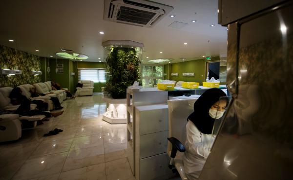 Cancer patients receive chemotherapy treatment at Roshana Cancer Center, a private clinic in western Tehran. Cancer patients receive chemotherapy treatment at Roshana Cancer Center, a private clinic in western Tehran.