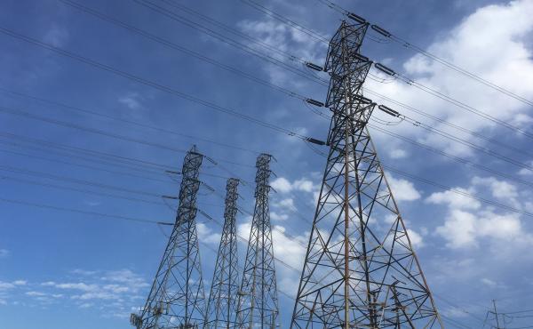 Electrical grid transmission towers in Pasadena, Calif. Major power outages from extreme weather have risen dramatically in the past two decades. Electrical grid transmission towers in Pasadena, Calif. Major power outages from extreme weather have risen dramatically in the past two decades.
