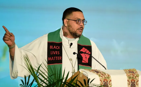 The Rev. Lenny Duncan, here in May 2019, at the Metropolitan New York Synod Assembly of the Evangelical Lutheran Church in America. The Rev. Lenny Duncan, here in May 2019, at the Metropolitan New York Synod Assembly of the Evangelical Lutheran Church in America.