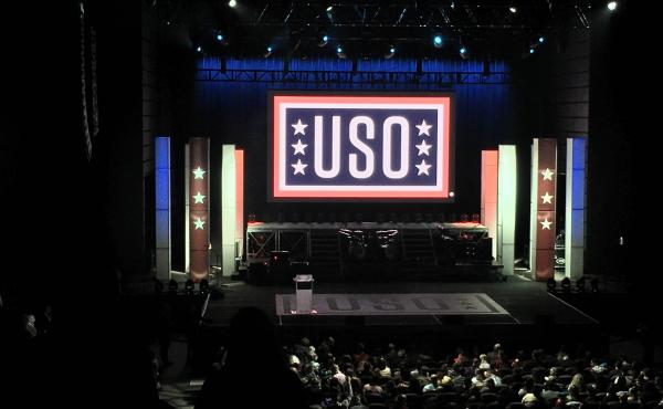 The USO operates 230 locations on seven continents, manned by more than 30,000 volunteers. The USO operates 230 locations on seven continents, manned by more than 30,000 volunteers.