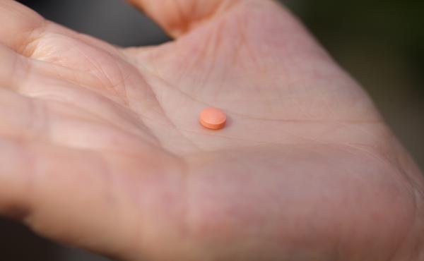 People 60 years and older should not start taking daily aspirin to prevent heart attacks and strokes. Those currently taking it, can consult their doctors about whether to continue. People 60 years and older should not start taking daily aspirin to prevent heart attacks and strokes. Those currently taking it, can consult their doctors about whether to continue.
