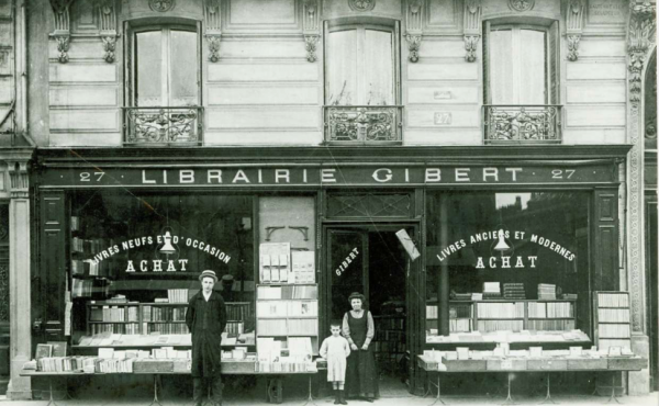 The first Gibert bookstore in 1908. The first Gibert bookstore in 1908.