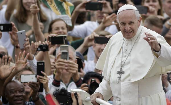 Pope Francis released a letter on Wednesday urging Catholics to trust his decision to form an agreement with the Chinese government on the appointment of bishops in China. Pope Francis released a letter on Wednesday urging Catholics to trust his decision to form an agreement with the Chinese government on the appointment of bishops in China.