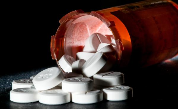 Doctors often prescribe more opioid painkillers than necessary following surgery, for a variety of reasons. Doctors often prescribe more opioid painkillers than necessary following surgery, for a variety of reasons.