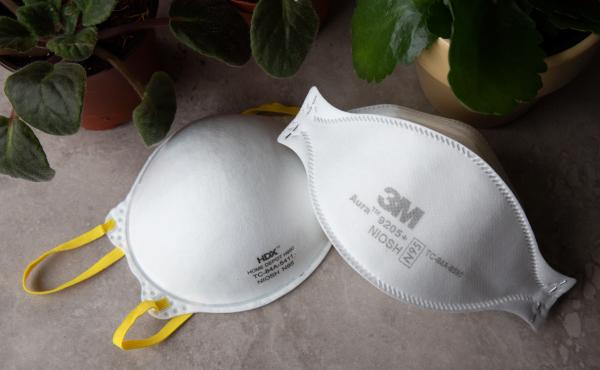 NIOSH-approved N95 masks are recommended to prevent the transmission of the COVID-19 omicron variant. NIOSH-approved N95 masks are recommended to prevent the transmission of the COVID-19 omicron variant.